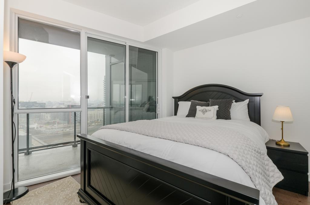 טורונטו Grand Royal Condos - Cn Tower מראה חיצוני תמונה