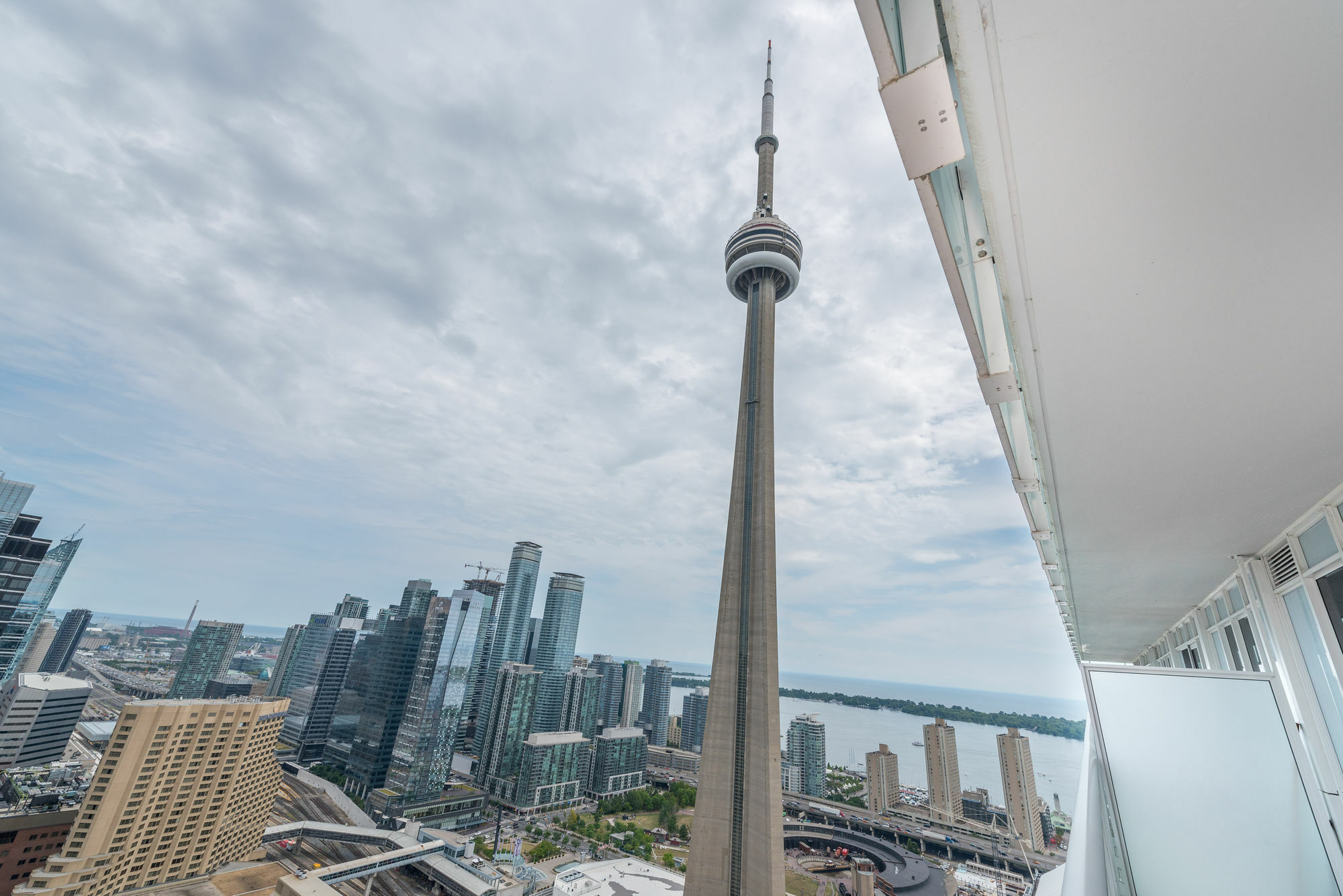 טורונטו Grand Royal Condos - Cn Tower מראה חיצוני תמונה